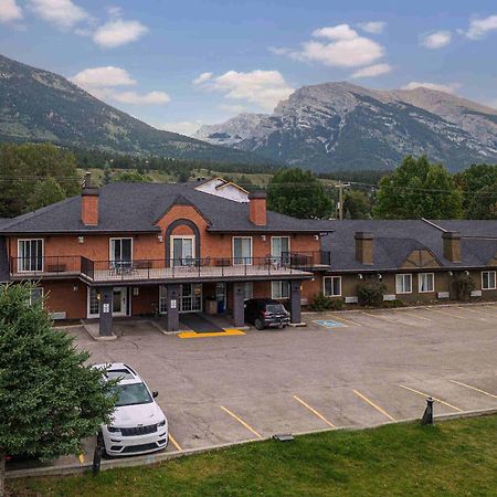 Northwinds By Basecamp Hotel Canmore Exterior foto
