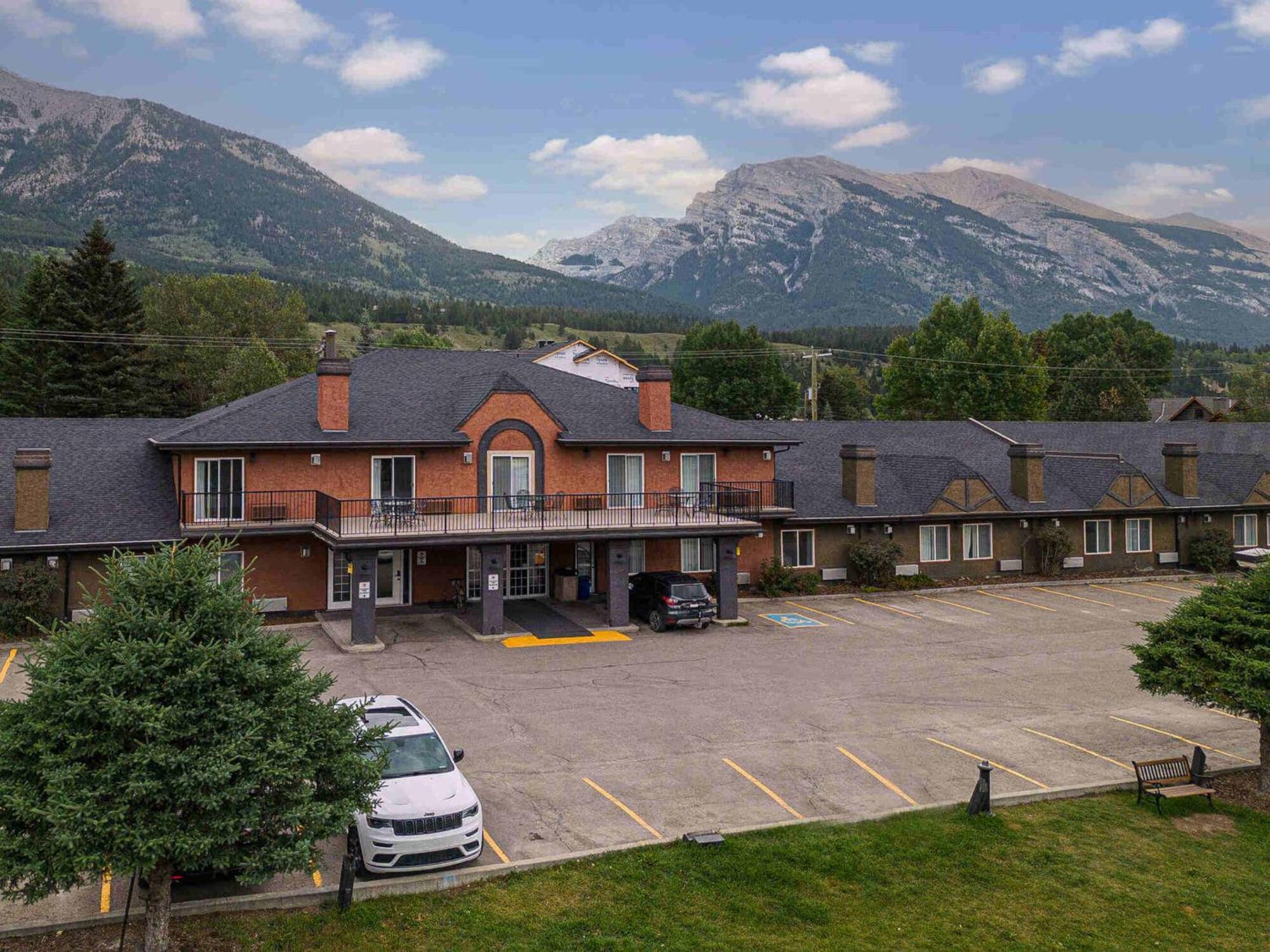 Northwinds By Basecamp Hotel Canmore Exterior foto